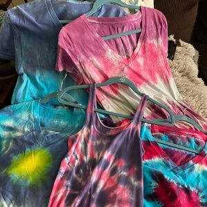 Lot of  4 TYE DYE T-SHIRT and 1 Tank Top
